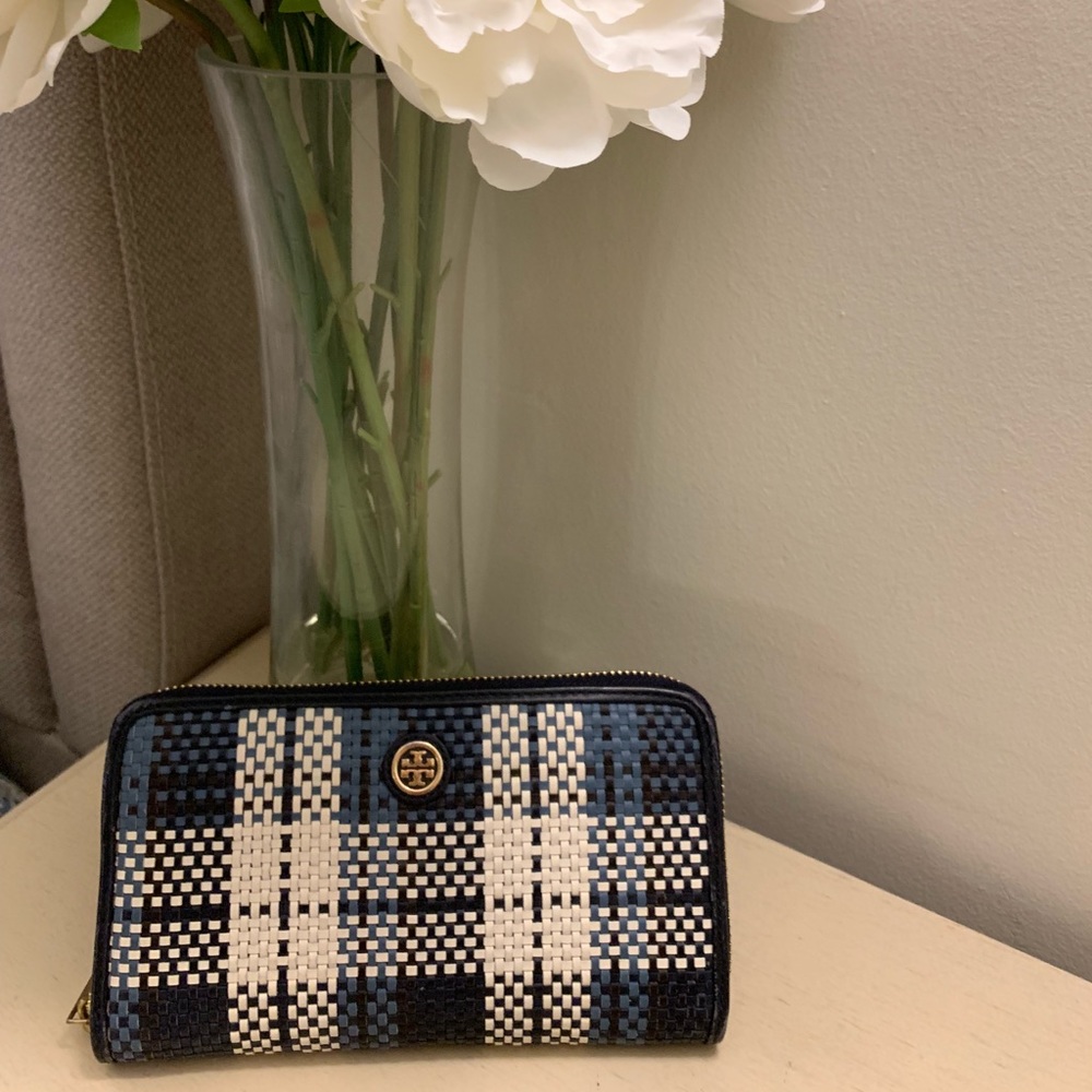 Tory Burch Robinson Zip Wallet